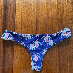 Vintage acacia bottoms